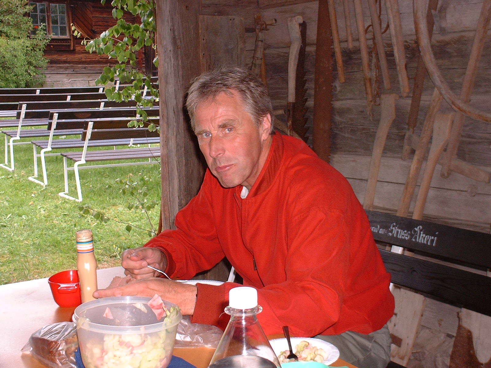 Mora 4